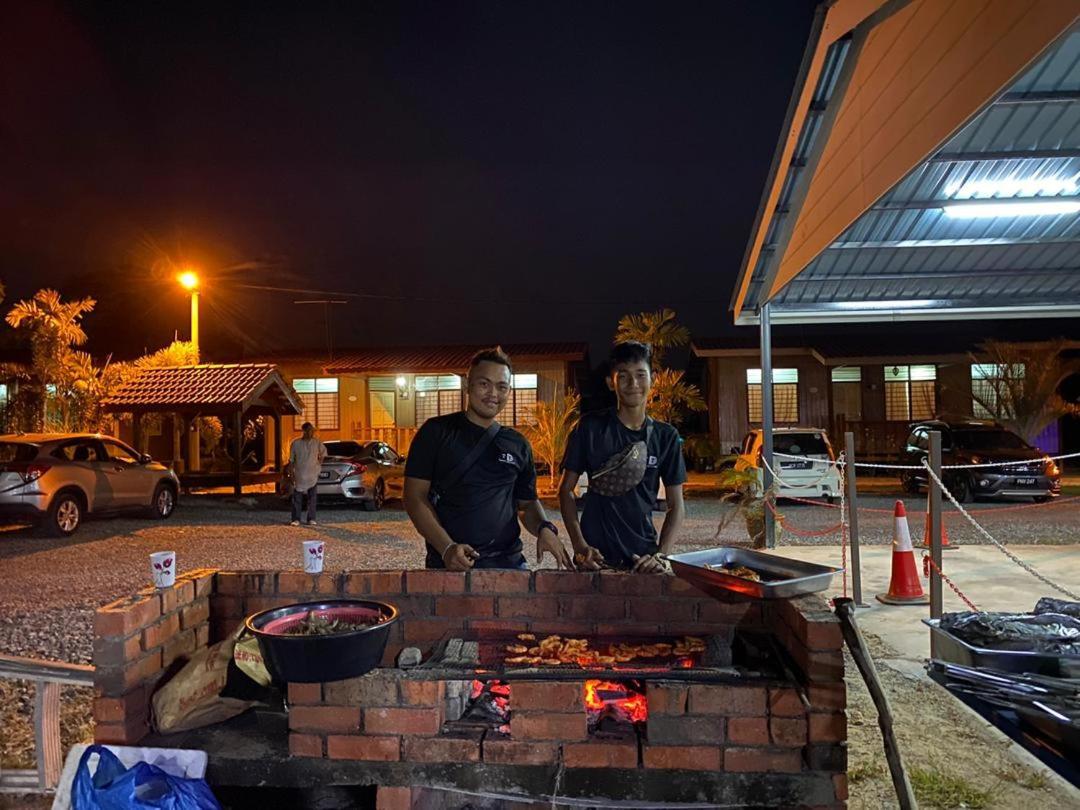 Tamteh Homestay Ayer Hitam Exterior foto