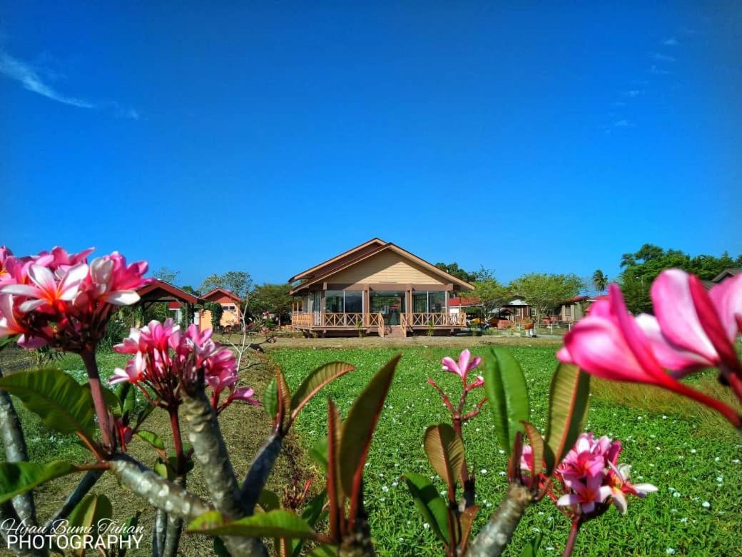 Tamteh Homestay Ayer Hitam Exterior foto